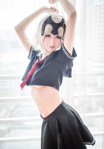 欧美明星格子大衣街拍_国产在线视频
