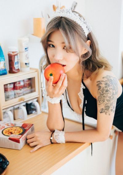 欧美模特真空走秀_高清完整版高清视频观看