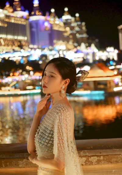 欧美人妖毛片在线看_720高清在线观看