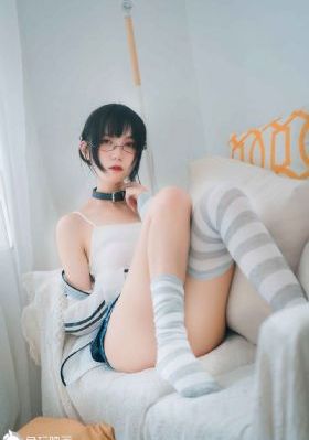 欧美四色眼影图片_720日本电影免费